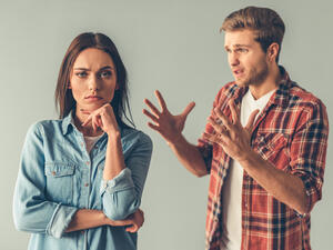 المرأة الدلو هي من النساء الغامضات ولكن المثيرات للاهتمام