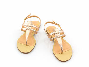 صنادل الربيع ملونة ومزركشة ومتينة