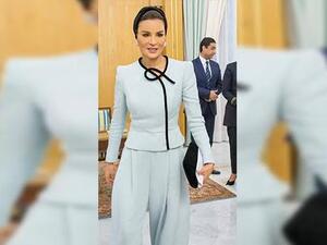 الشيخة موزة لا تبخل على إطلالتها أبداً بل تحرص دائماً أن تطلّ بلوك الملكة

