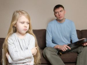 خطورة ضرب الطفل على مؤخّرته من الناحية النفسية والجسدية!