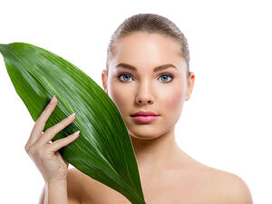 تجاعيد البشرة شبح يلاحق كل امرأة تسعى للشباب الدائم
