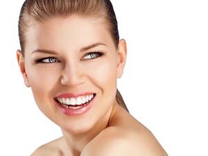 السكر البني لتبييض الأسنان