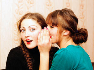 لا تكشفي أوراقكِ كلها أمام الزوج، لا عاطفياً ولا عائلياً ولا نفسياً

