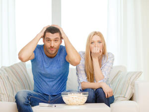 إذا خسر الفريق الذي يشجعه زوجكِ المباراة فعليكِ أن تحاولي إخراجه من المنزل