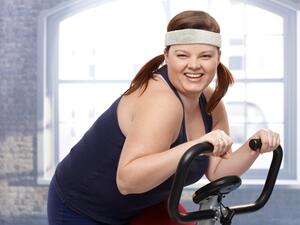 اتجهي إلى البنطلون الجينز ذو الخصر العالي