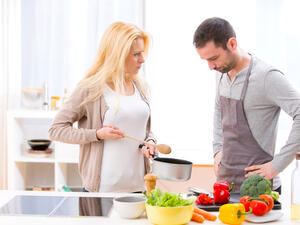 حافظي على هدوء أعصابك وتصرّفي بحكمة وعدل معه
