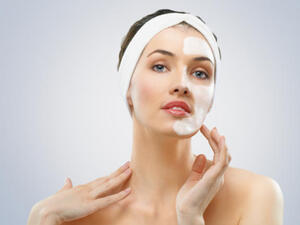 ماسك النشاء وماء الورد لتفتيح البشرة