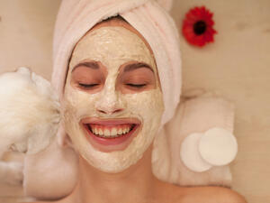 الكثير من النساء تحلم ببشرة نضرة وبيضاء ممتلئة بالحيويَّة

