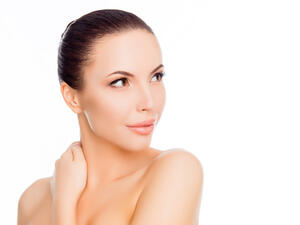 من المفضل قبل دهن أية مكونات أو علاجات على الجلد استشارة طبيب