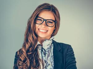 يجب أن تتمتعين بالثقة بالنفس عندما تتحدثين مع الآخرين
