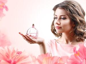 يمكنك تعظيم قوّة العطور، عن طريق رش العطر على عظام العنق والكتفين