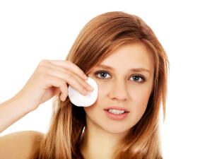 استخدمي شامبو الأطفال الذي لا يسبب احمرارا للعين
