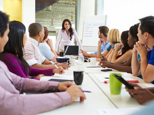 إذا كنت من برج الحمل فأنتي مزاجية بشكل يفوق الوصف
