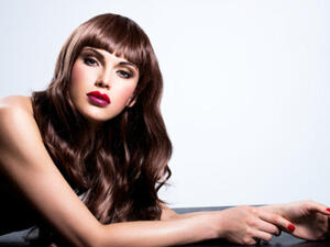 الرجل ينجذب للمرأة ذات الشعر الطويل والبشرة الحنطية
