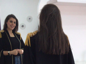 زينا الدباس مصممة أزياء أردنية لحقت شغفها وآمنت به 