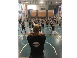 نيكي فتنس سكول.