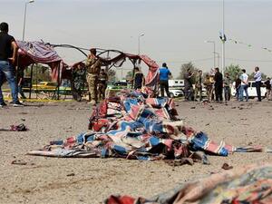 Iraqi security forces inspect the site of a bombing in Baghdad on October 16, 2016. (AFP/File)