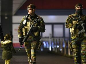 Belgian soldiers on patrol at a shopping center near Vervier, Belgium, on November 25, 2015. (AFP/File)
