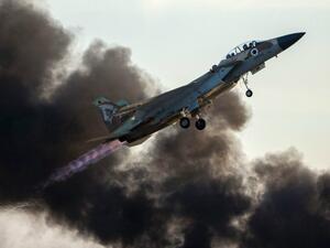 An Israeli F-15 jet fighter takes off from the Negev desert in December 2015. (AFP/Jack Guez) 