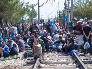 Macedonian special police forces block the border crossing between Macedonia and Greece. (AFP/Robert Atanasovski)