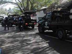 Police arrive outside Grand Bassam hotel. (Social media)