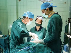 A recent statistic by a major plastic surgery center shows that 87.8 percent of cosmetic surgeries performed in Gulf Cooperation Council (GCC) countries in 2016 were conducted on women, with men accounting for just 12.2 percent. (File photo)