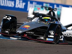 تشكّل سلسلة جولات فورمولا إي للسيارات الكهربائية فرصة لتسليط الضوء على عنصر الأداء في رؤية نيسان للتنقل الذكي والتي تتمحور حول كيفية قيادة السيارات وتزويدها بالطاقة ودمجها في المجتمع.