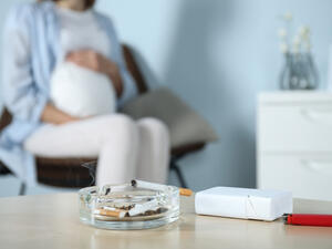 على كل حامل أن تعرف أن عدم التدخين يقلل من خطورة إصابتها بمرض السرطان
