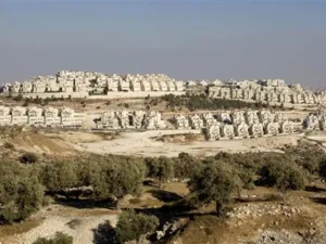 وزير الداخلية الإسرائيلي يوافق بشكل نهائي على بناء 1600 وحدة استيطانية في القدس المحتلة