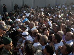 عملية السلام معطلة منذ توقف المفاوضات الإسرائيلية الفلسطينية التي استؤنفت في الخريف الماضي