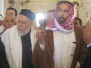 الامير الاردني غازي والمفتي في الاقصى