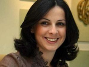 نجوان سمري الصحافية في قناة الجزيرة 