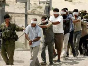 الأسرى يضربون في اكثر من 20 سجنا ومركز اعتقال إسرائيلي