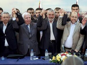 حركتا “فتح” و”حماس” وقعتا في  2014، اتفاقًا للمصالحة نصّ على تشكيل حكومة وفاق