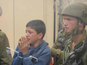 مئات الاطفال في المعتقلات سنويا 