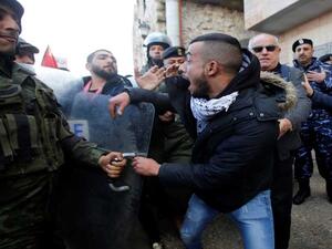 اعتراض موكب بطريرك الروم الارثوذكس كيريوس كيريوس ثيوفيلوس في بيت لحم