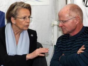 وزيرة الخارجية الفرنسية مع والد شاليط