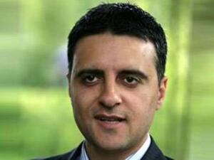 نزال: أمريكا تجني عندنا ثمرة استحالت بالعراق