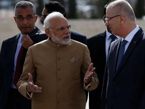 رئيس الوزراء الهندي ناريندار مودي ونظيره الفلسطيني رامي الحمد الله