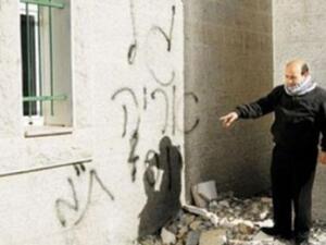 مستوطنون متطرفون يحرقون فجر الأربعاء، أجزاءً من مسجد ببلدة “دير استيا” 