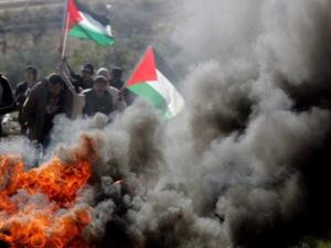Palestinians protest