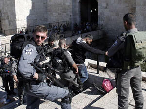 جنود من قوات الاحتلال على مداخل البلدة القديمة في القدس 