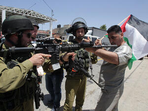 عريقات يضغط على اميركا 