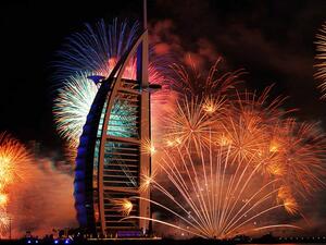 No more fireworks this year, but how will laser lights look? /AP