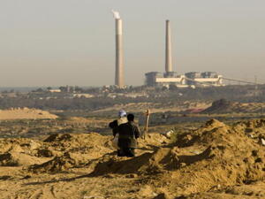Palestinian workers, close to the Israeli border.