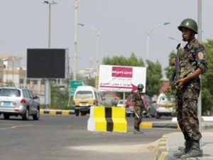 Yemeni security is seen along a main thoroughfare in the port city of Aden, on the eastern approach to the Red Sea, on November 23, 2010, 