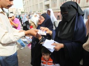 Speaking at a session on "Principles of Islamic jurisprudence of woman participation in national development," Al Gamdi pointed out that there is nothing in Islam preventing women from driving cars and go unveiled without excessive makeup