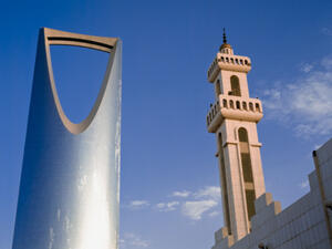 Saudi is encouraging FDI in order to balance its $98B budget deficit. (File photo)