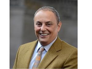 صفوان مصري, نائب الرئيس التنفيذي للمراكز العالمية والتنمية العالمية في جامعة كولومبيا وكبير الباحثين في كلية الشؤون الدولية بجامعة كولومبيا. 