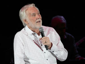 The Gambler's Last Deal tour was set to be Rogers' farewell tour. (Source: SUZANNE CORDEIRO - AFP)